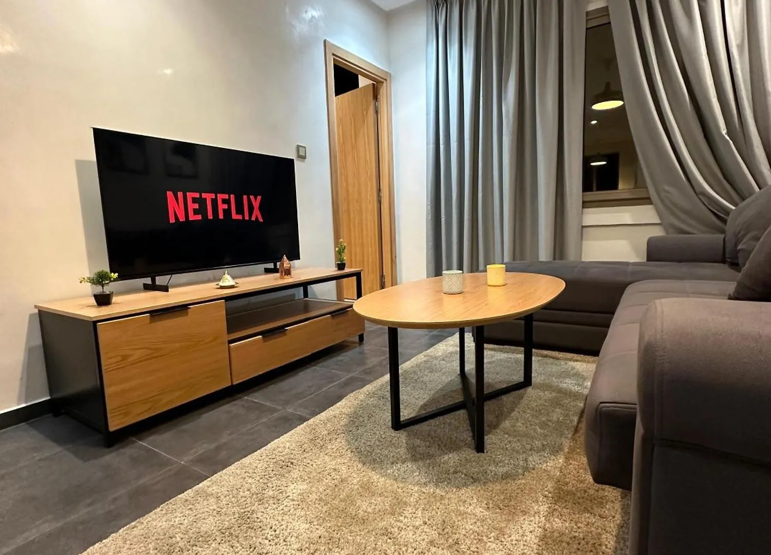 Appartement Lumineux Bien Equipe Derriere Hotel Idou Anfa Pas De Vis-A-Vis Casablanca